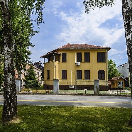 Vila Regina Rooms Karlovac Exterior photo