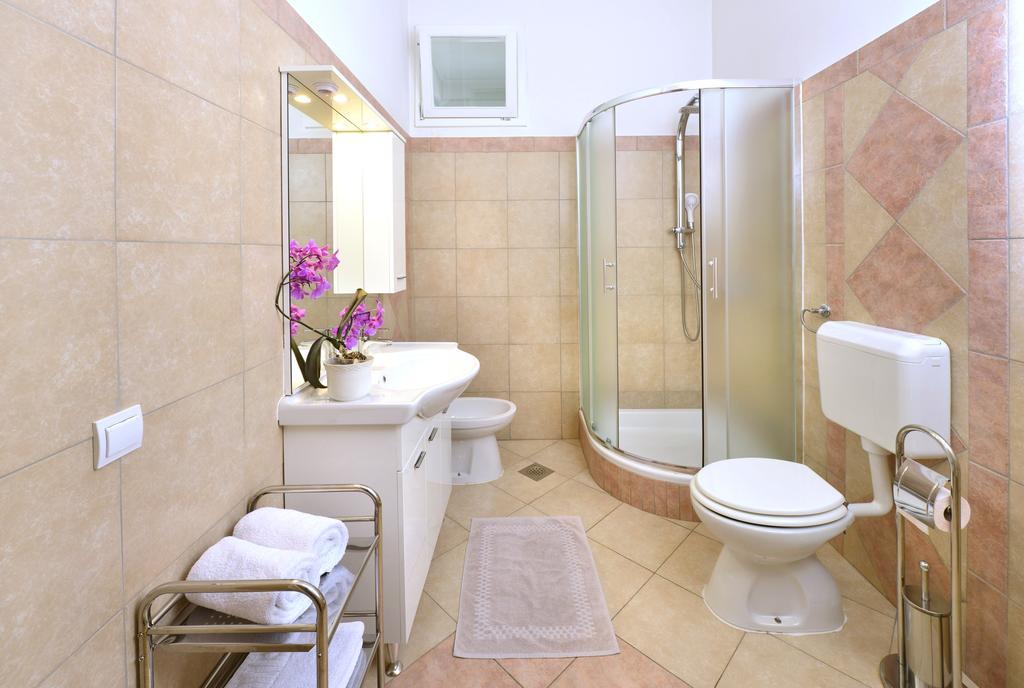 Vila Regina Rooms Karlovac Exterior photo